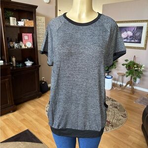 Haute Edition black & gray short sleeve tunic w/pockets-size L-NWT